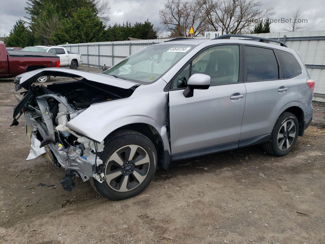 2018 Subaru Forester 2.5i Premium Серебряный vin: JF2SJAEC3JH453998