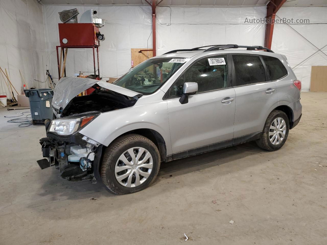 2018 Subaru Forester 2.5i Premium Серебряный vin: JF2SJAEC3JH459459