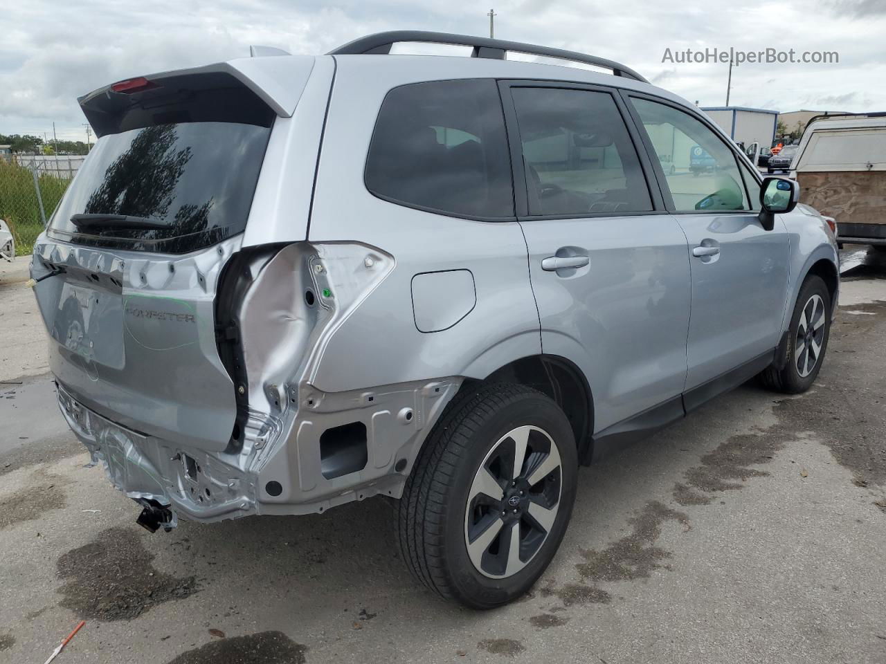 2018 Subaru Forester 2.5i Premium Silver vin: JF2SJAEC3JH541224