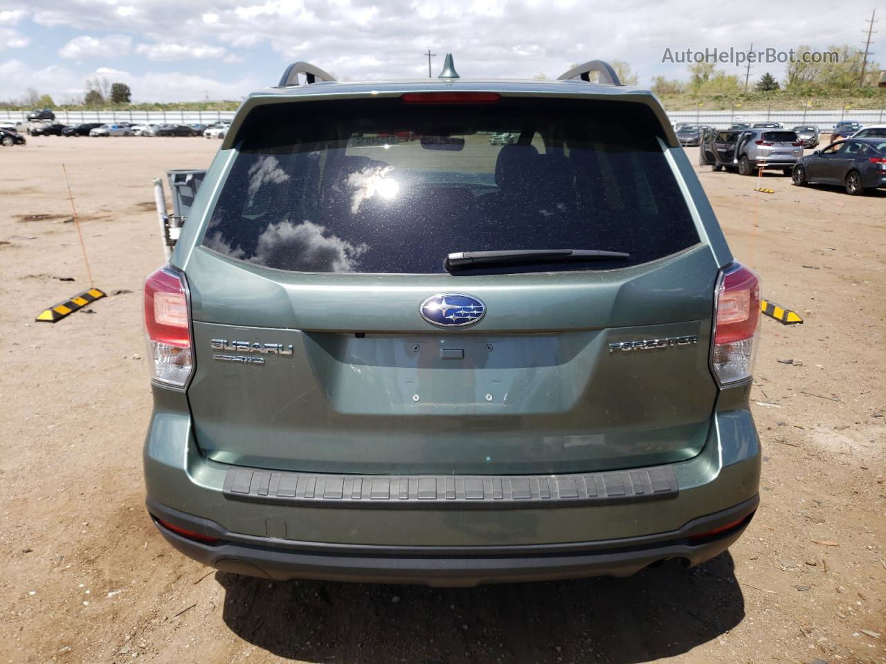 2018 Subaru Forester 2.5i Premium Green vin: JF2SJAEC3JH549419