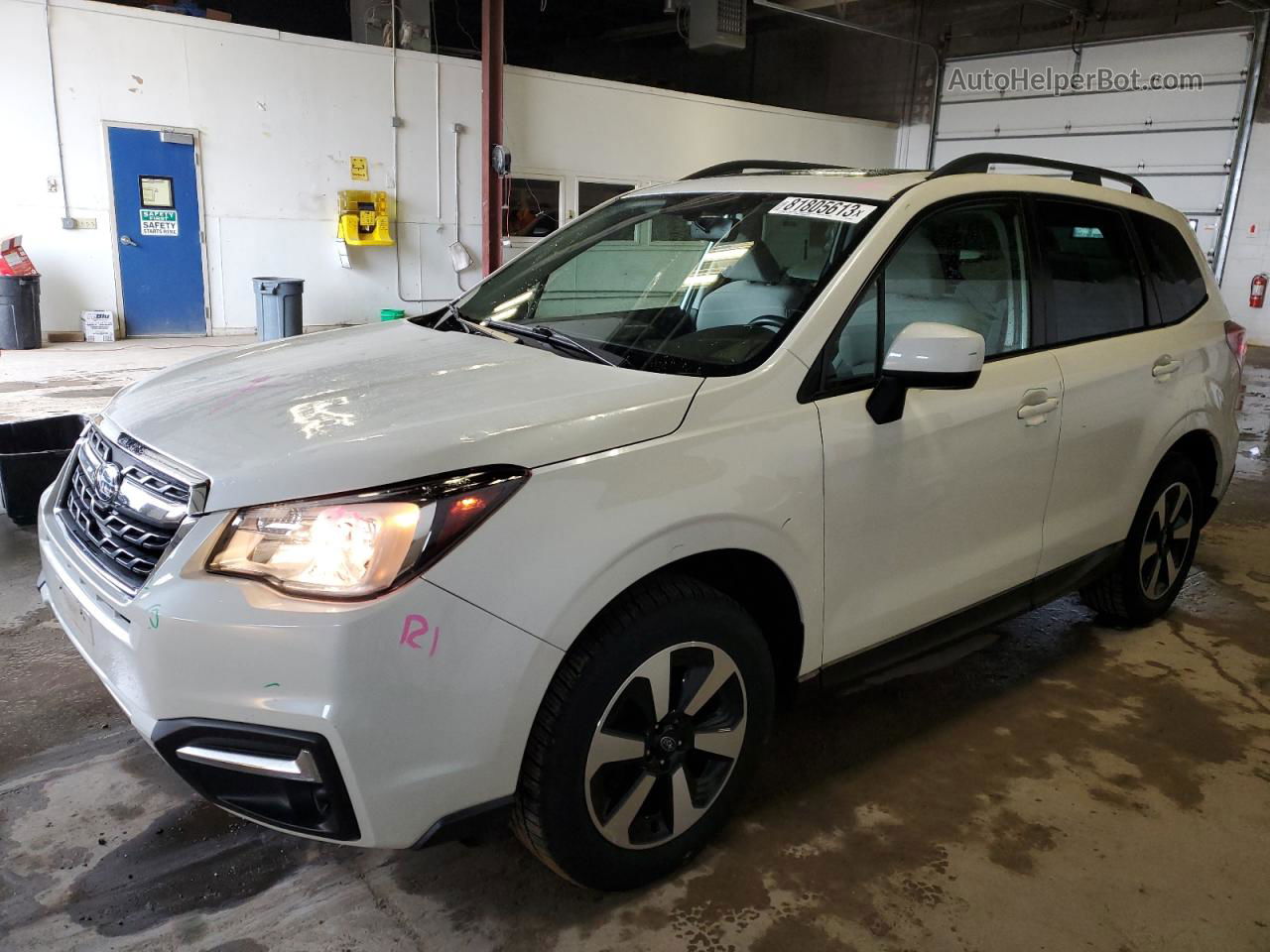 2018 Subaru Forester 2.5i Premium White vin: JF2SJAEC7JH458699