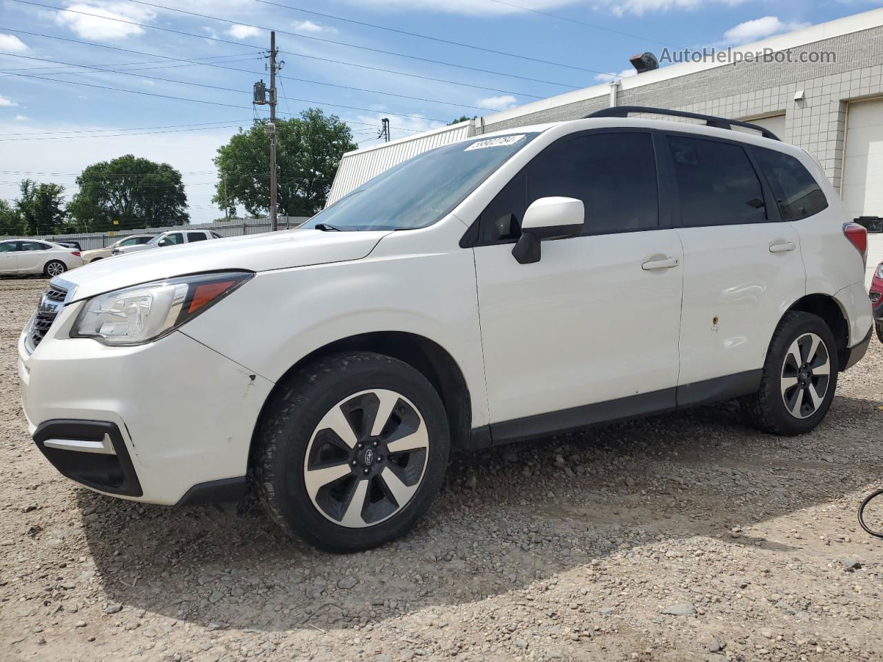 2018 Subaru Forester 2.5i Premium White vin: JF2SJAEC7JH604065