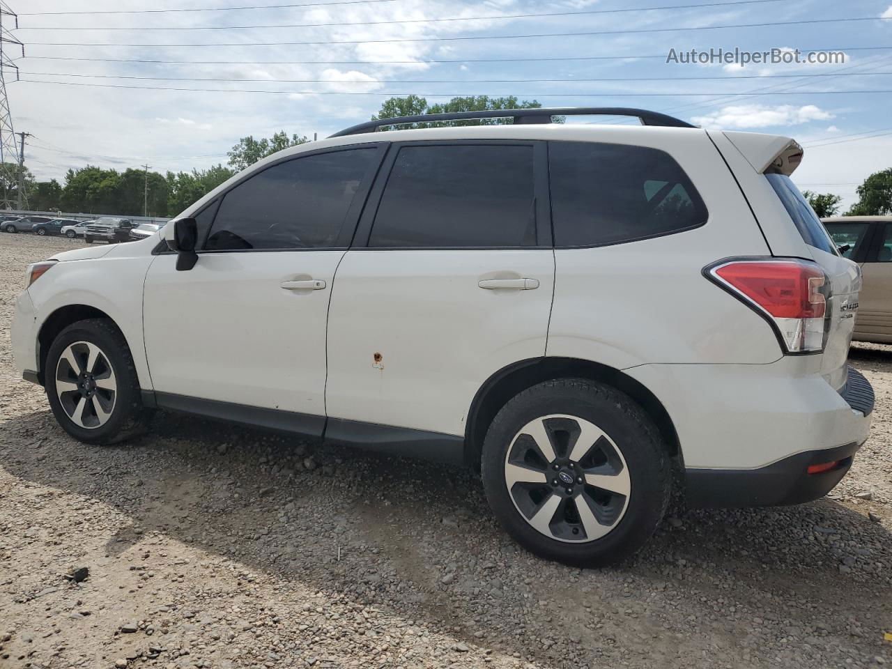 2018 Subaru Forester 2.5i Premium White vin: JF2SJAEC7JH604065