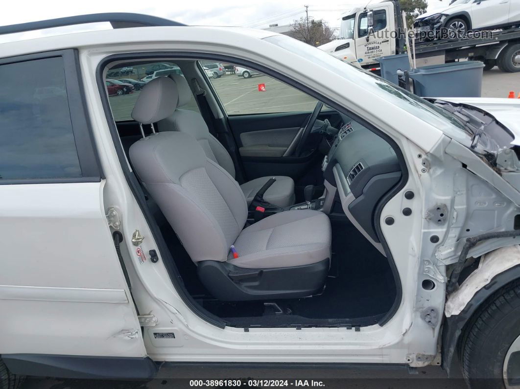 2018 Subaru Forester 2.5i Premium White vin: JF2SJAEC8JH407647