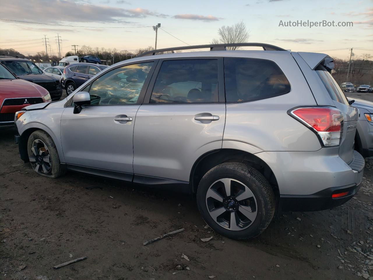 2018 Subaru Forester 2.5i Premium Silver vin: JF2SJAEC9JH542927