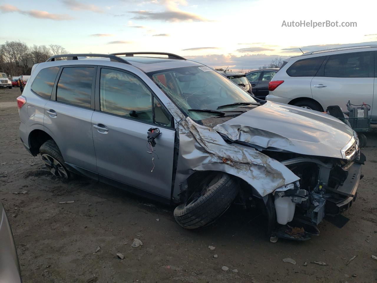 2018 Subaru Forester 2.5i Premium Silver vin: JF2SJAEC9JH542927