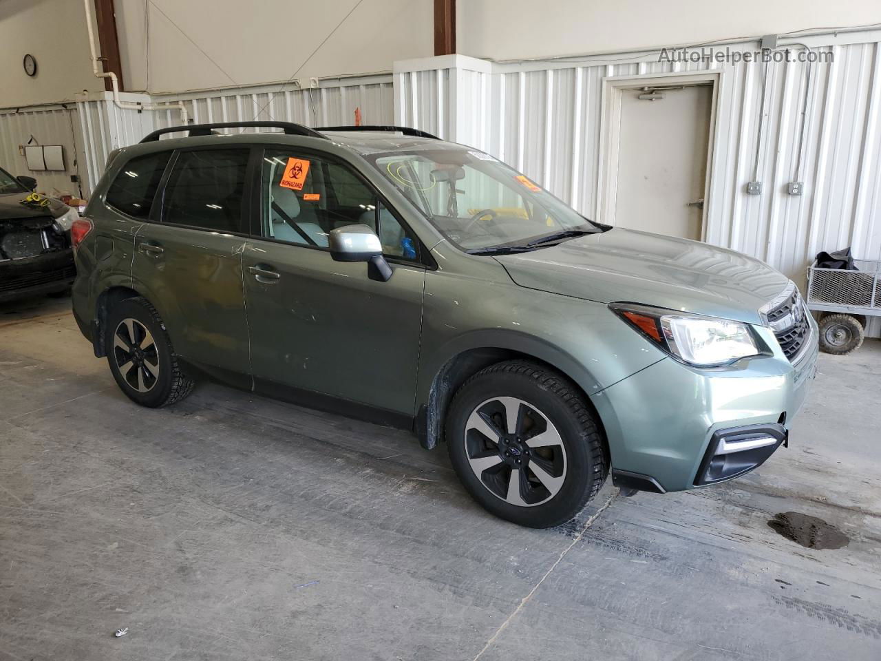 2018 Subaru Forester 2.5i Premium Green vin: JF2SJAECXJH447891