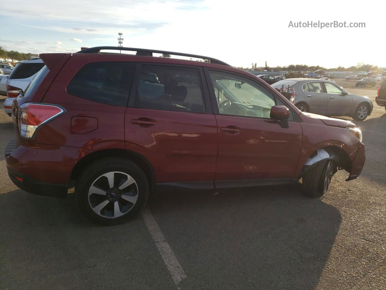 2018 Subaru Forester 2.5i Premium Red vin: JF2SJAECXJH466862