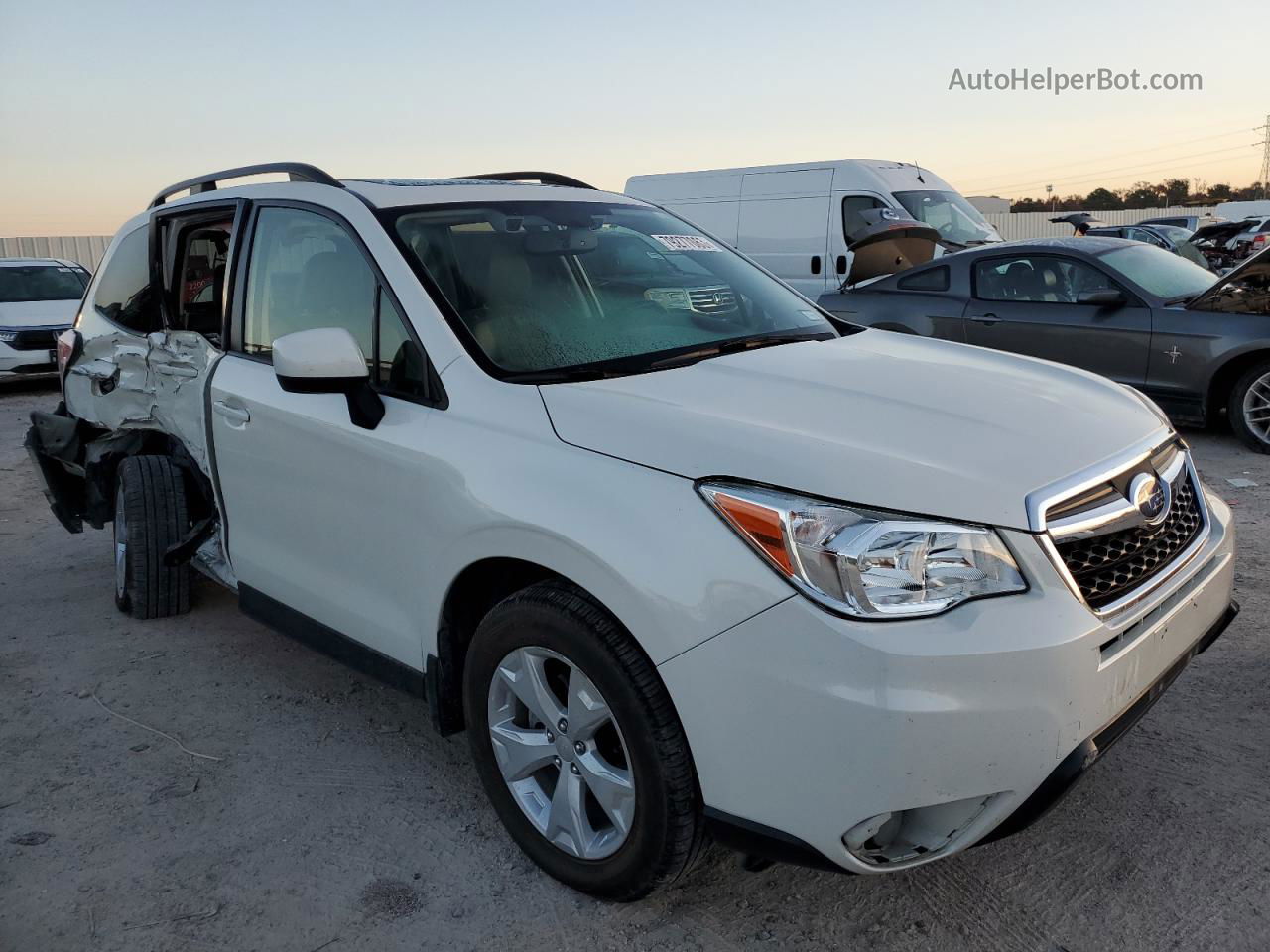 2016 Subaru Forester 2.5i Premium White vin: JF2SJAFC1GH562578