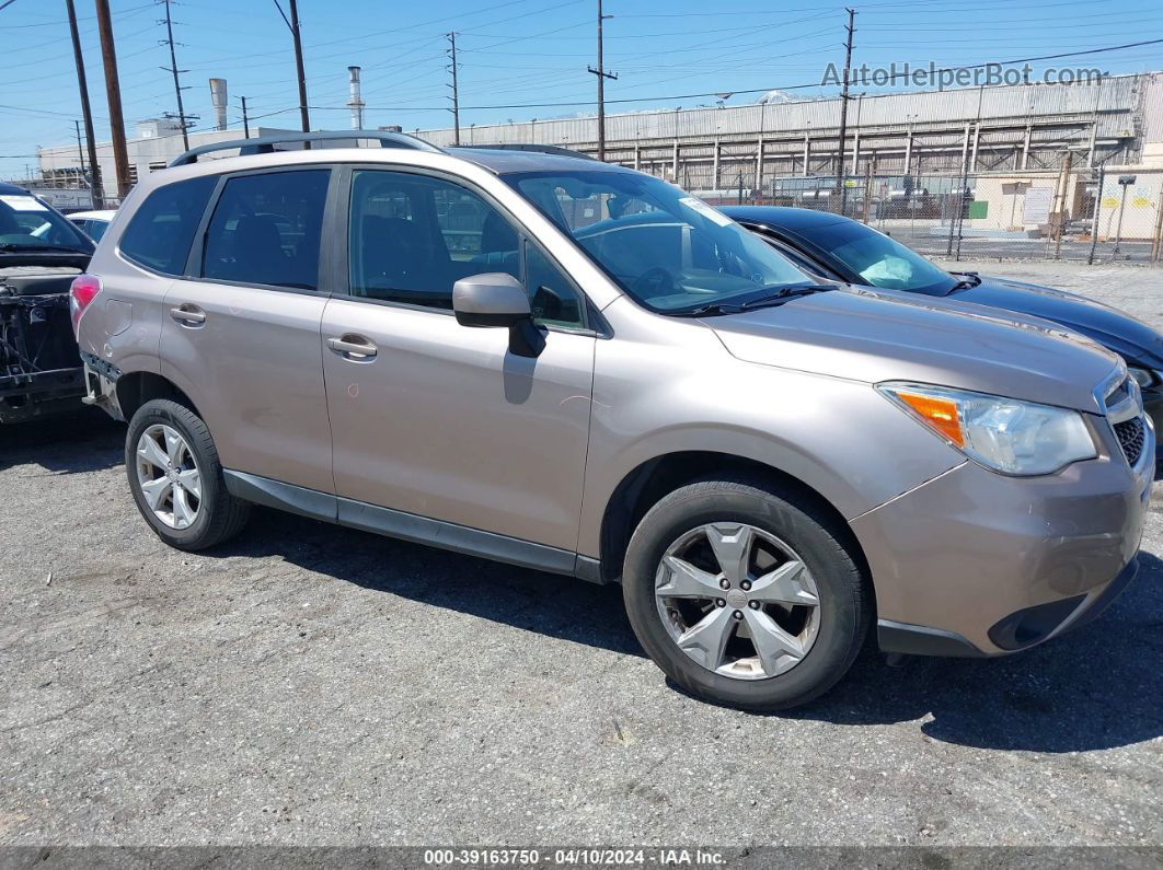 2016 Subaru Forester 2.5i Premium Beige vin: JF2SJAFC8GH525219