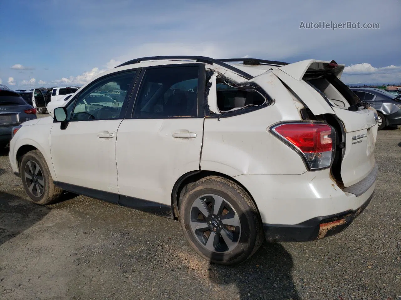 2017 Subaru Forester 2.5i Premium White vin: JF2SJAGC0HH586421