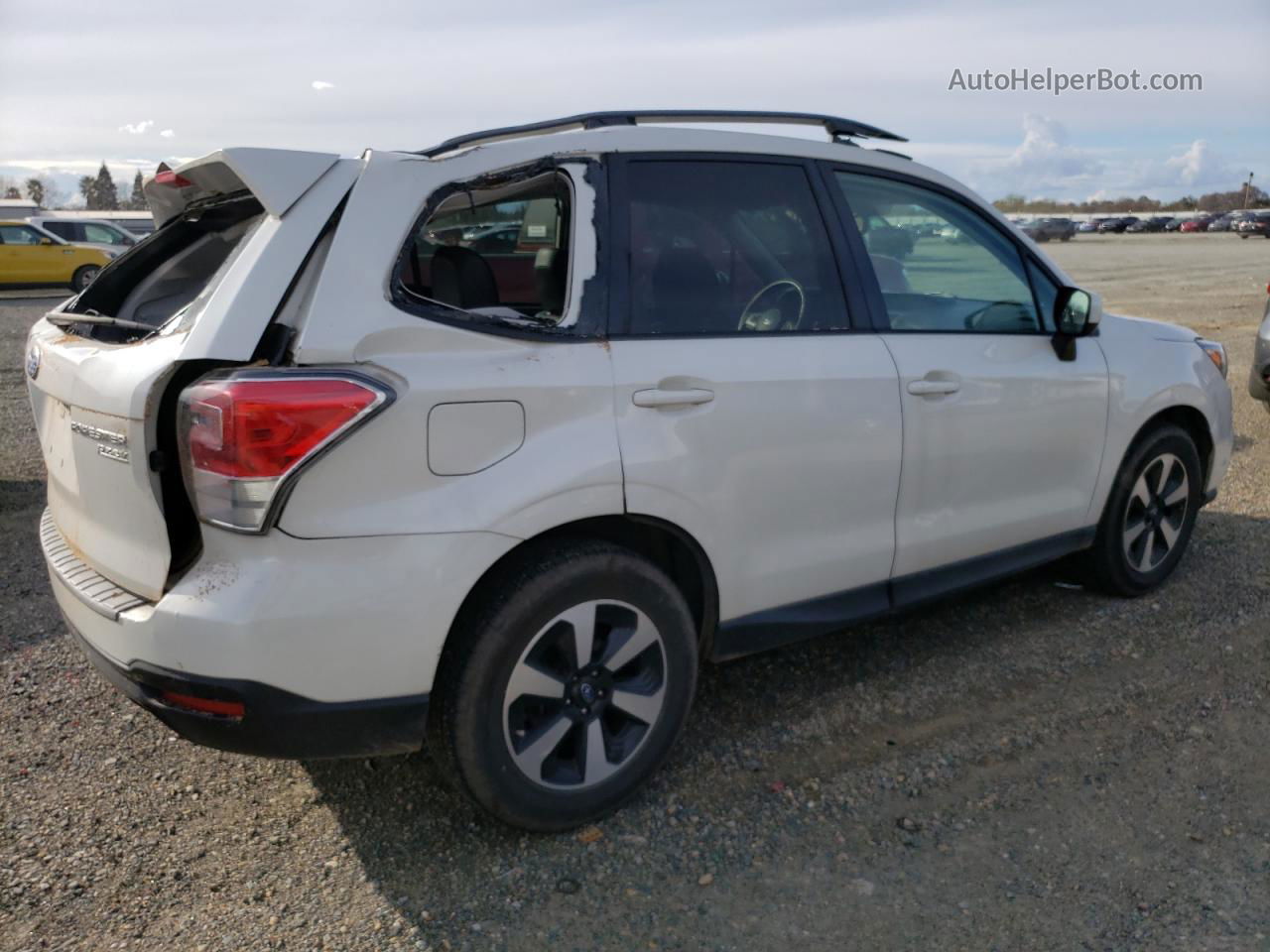 2017 Subaru Forester 2.5i Premium White vin: JF2SJAGC0HH586421