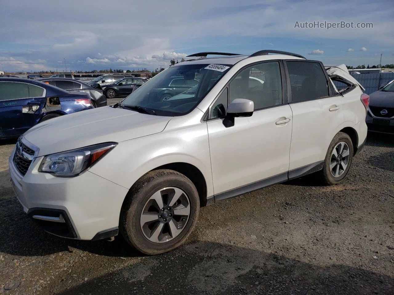 2017 Subaru Forester 2.5i Premium White vin: JF2SJAGC0HH586421