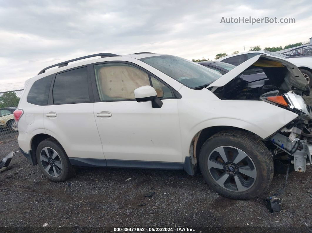 2018 Subaru Forester 2.5i Premium White vin: JF2SJAGC1JH518232