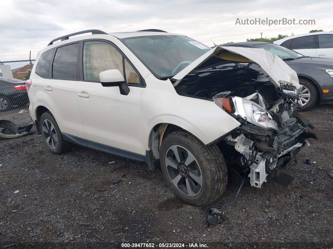 2018 Subaru Forester 2.5i Premium White vin: JF2SJAGC1JH518232