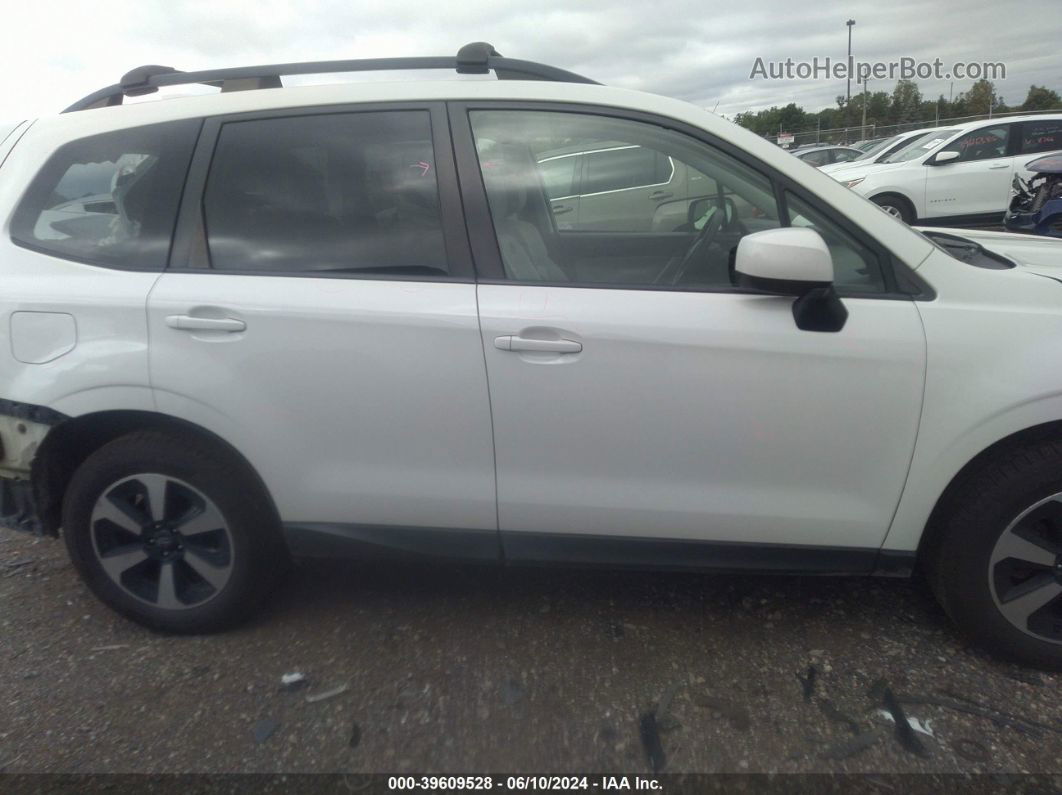 2018 Subaru Forester 2.5i Premium White vin: JF2SJAGC3JH469907