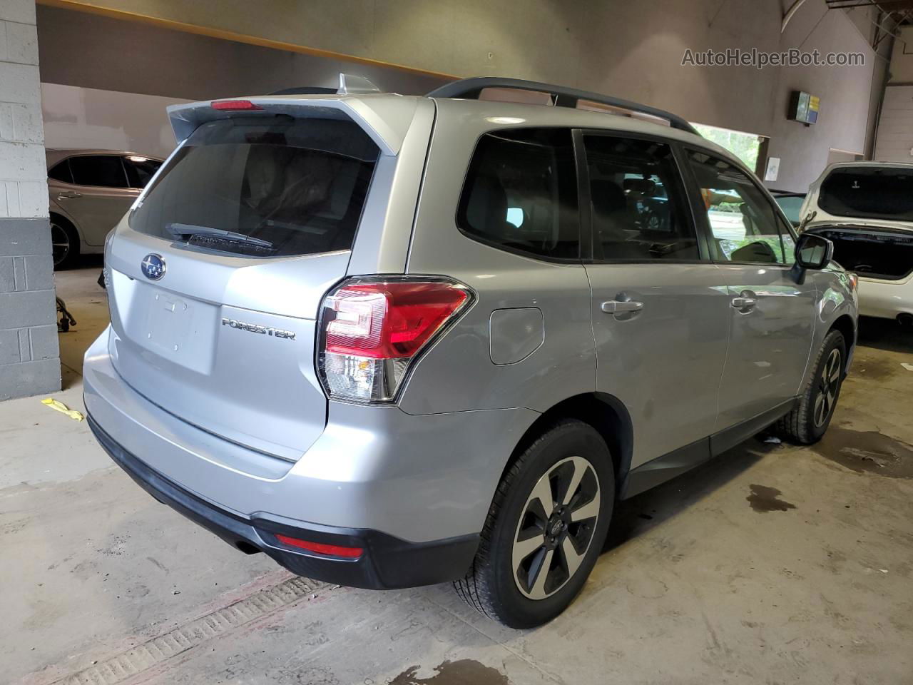 2018 Subaru Forester 2.5i Premium Silver vin: JF2SJAGC3JH471057