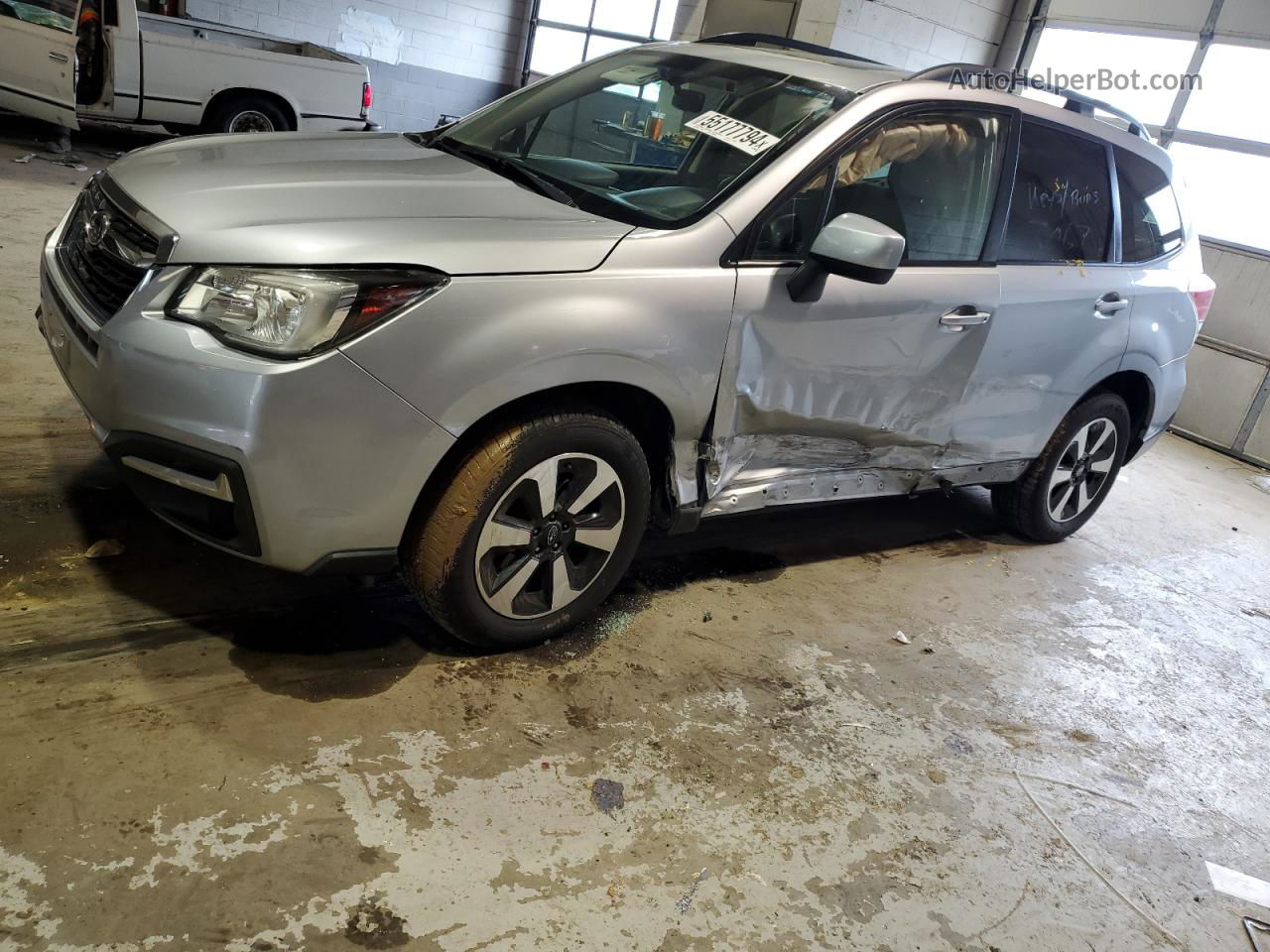 2018 Subaru Forester 2.5i Premium Silver vin: JF2SJAGC3JH471057