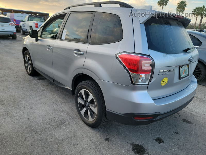 2018 Subaru Forester 2.5i Premium vin: JF2SJAGC3JH542970