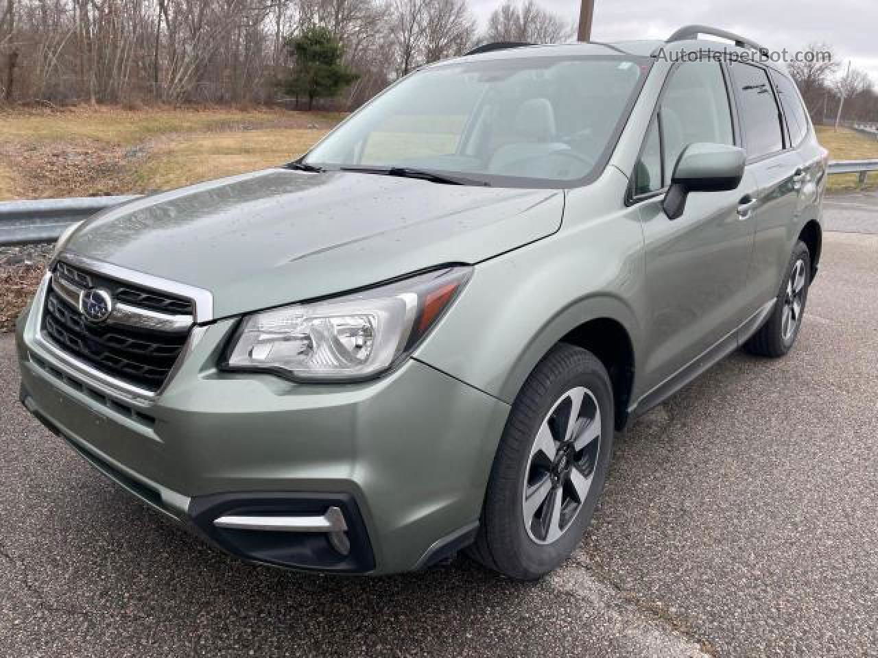 2018 Subaru Forester 2.5i Premium Green vin: JF2SJAGC5JH483341