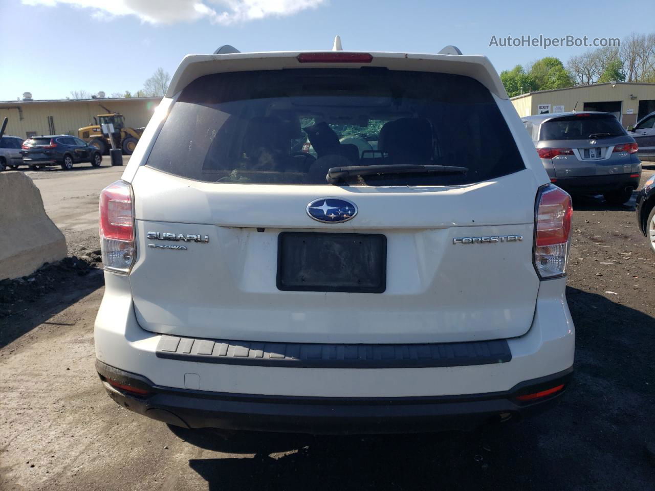 2018 Subaru Forester 2.5i Premium White vin: JF2SJAGC6JH516380