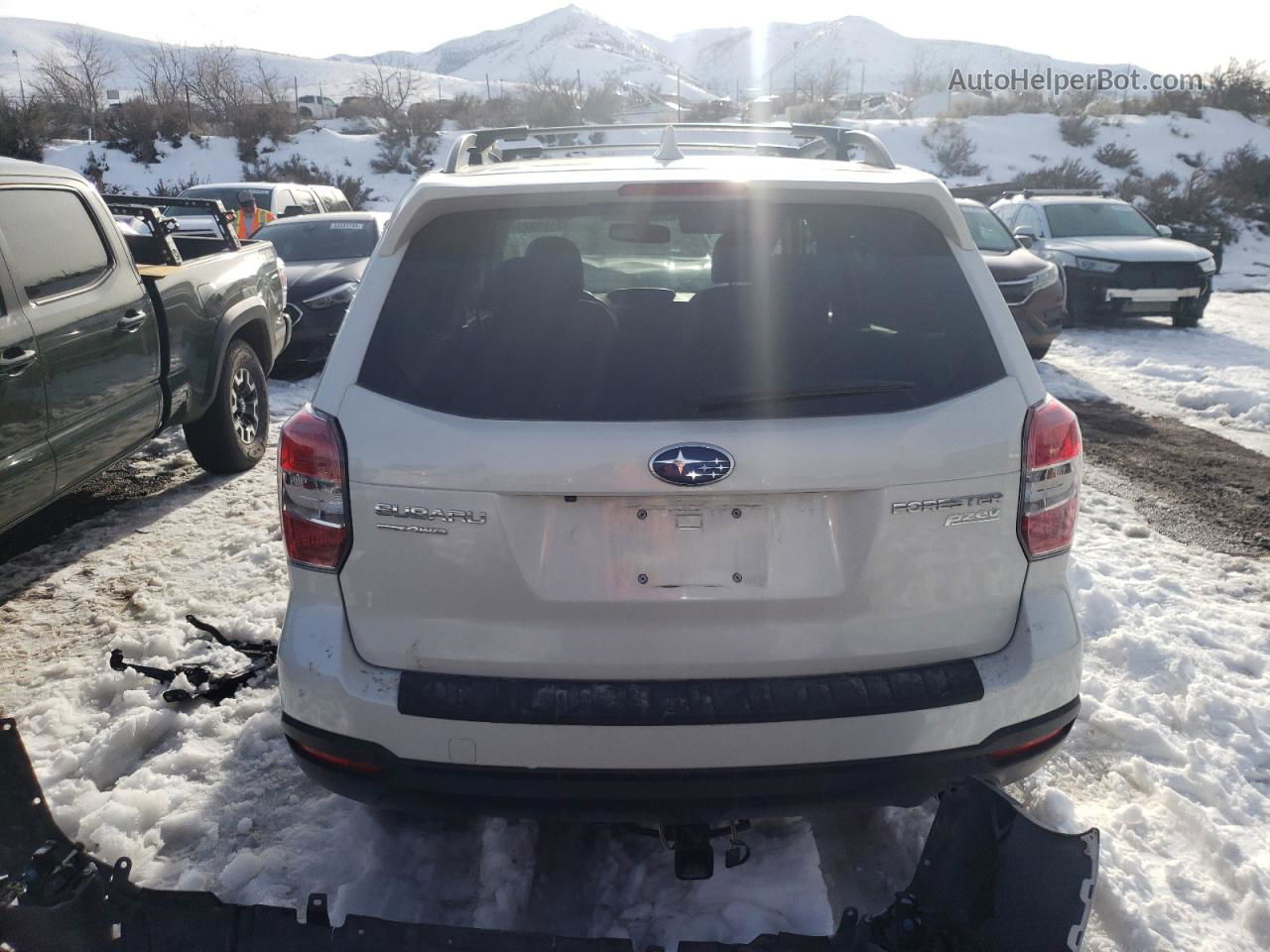 2016 Subaru Forester 2.5i Limited White vin: JF2SJAHC7GH440773