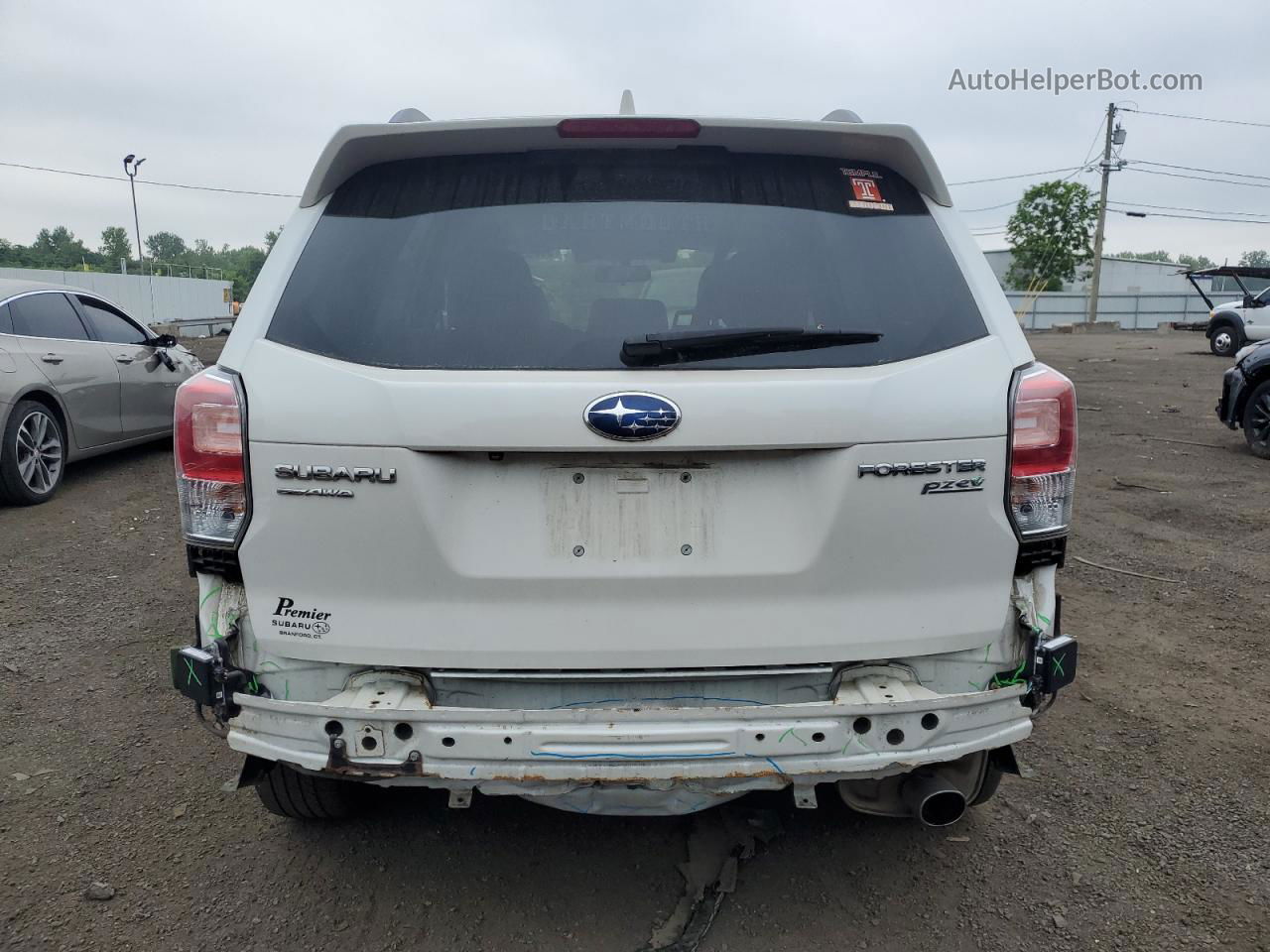 2017 Subaru Forester 2.5i Limited White vin: JF2SJARC6HH554134