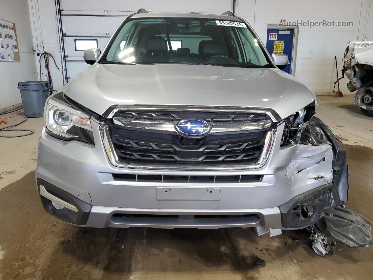 2017 Subaru Forester 2.5i Touring Silver vin: JF2SJATC1HH529442