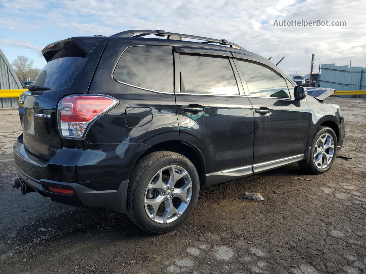 2018 Subaru Forester 2.5i Touring Black vin: JF2SJAWC1JH583633