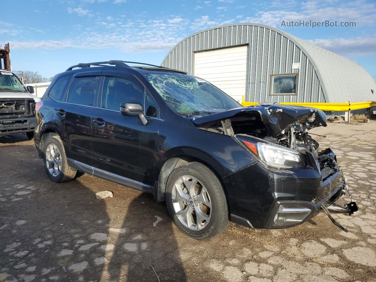 2018 Subaru Forester 2.5i Touring Black vin: JF2SJAWC1JH583633