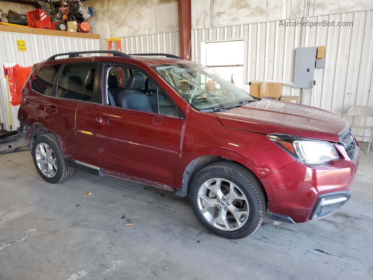 2018 Subaru Forester 2.5i Touring Красный vin: JF2SJAWC1JH586922