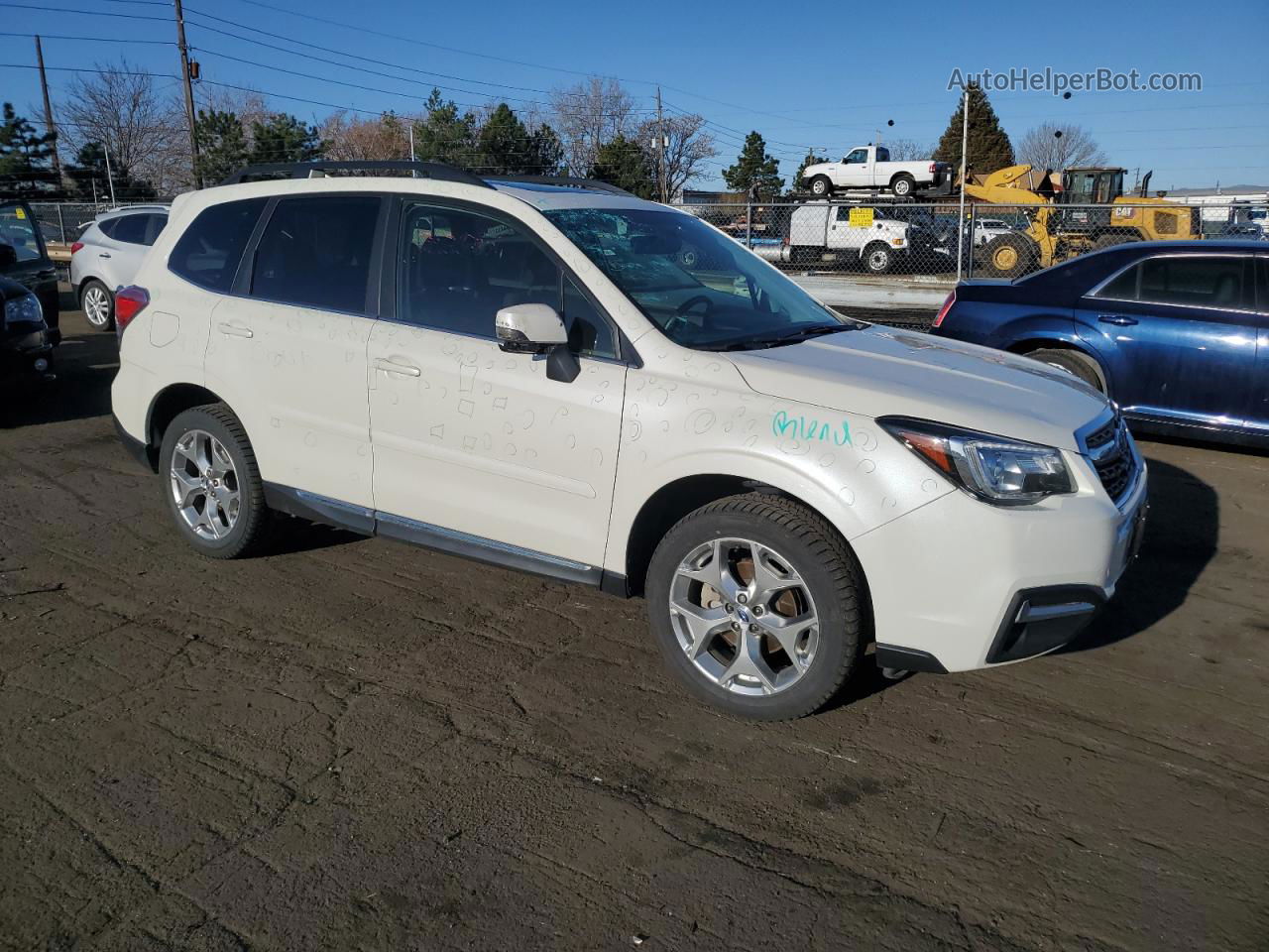 2018 Subaru Forester 2.5i Touring White vin: JF2SJAWC2JH489034