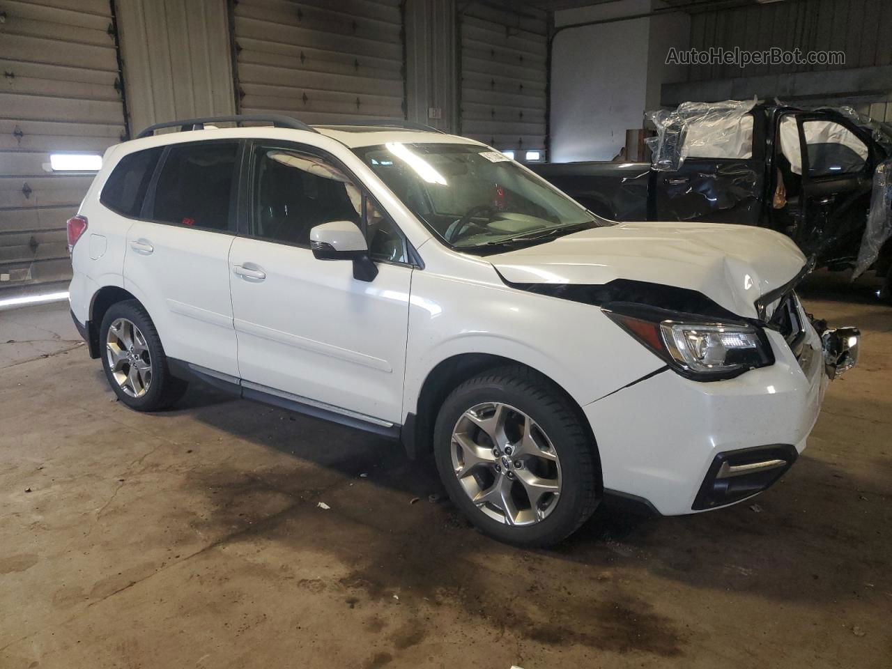 2017 Subaru Forester 2.5i Touring White vin: JF2SJAWC3HH501055