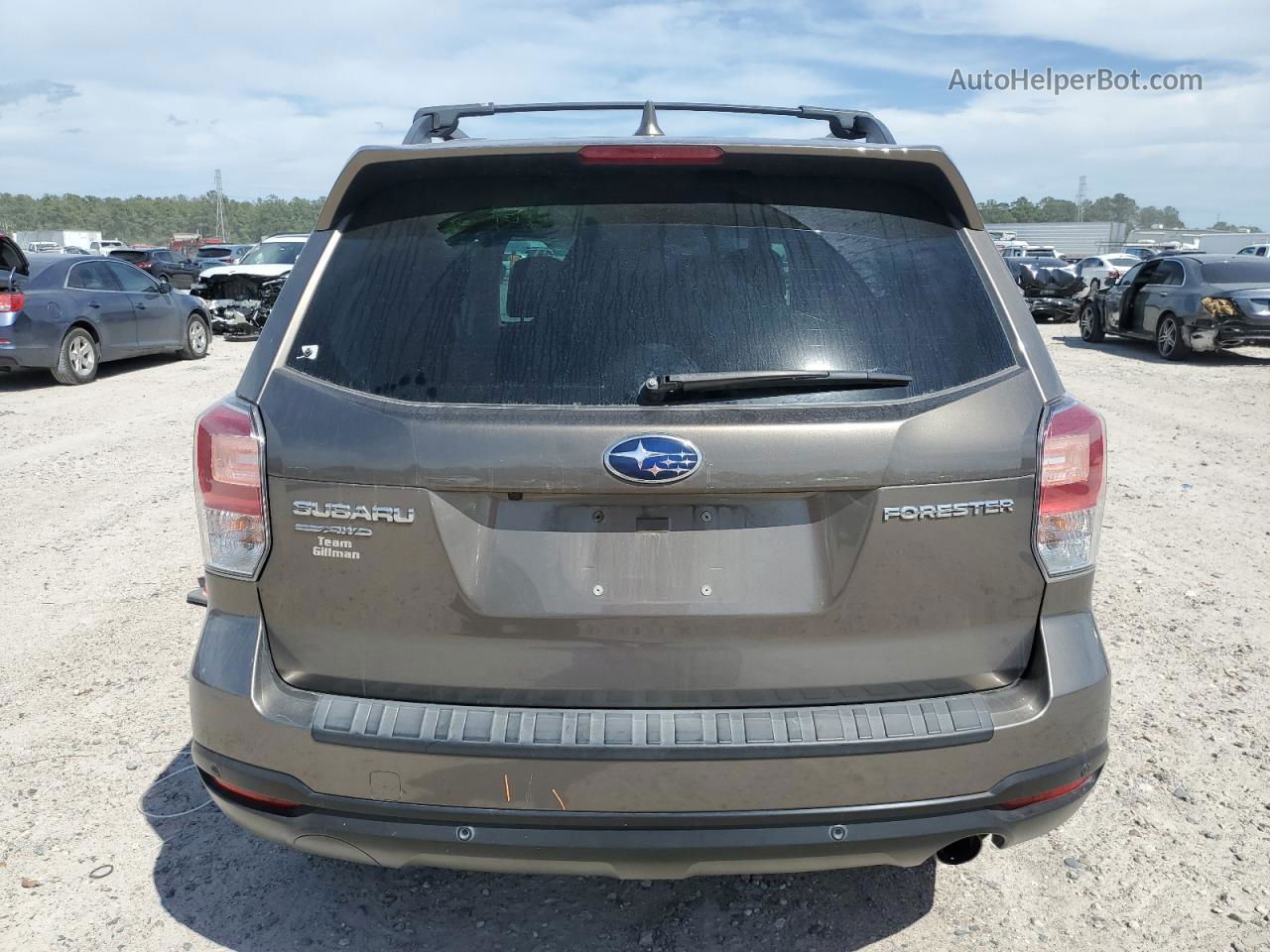 2018 Subaru Forester 2.5i Touring Tan vin: JF2SJAWC6JH582915