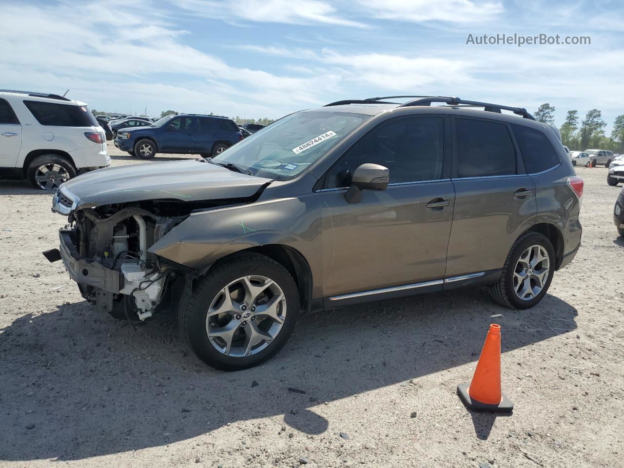 2018 Subaru Forester 2.5i Touring Желто-коричневый vin: JF2SJAWC6JH582915