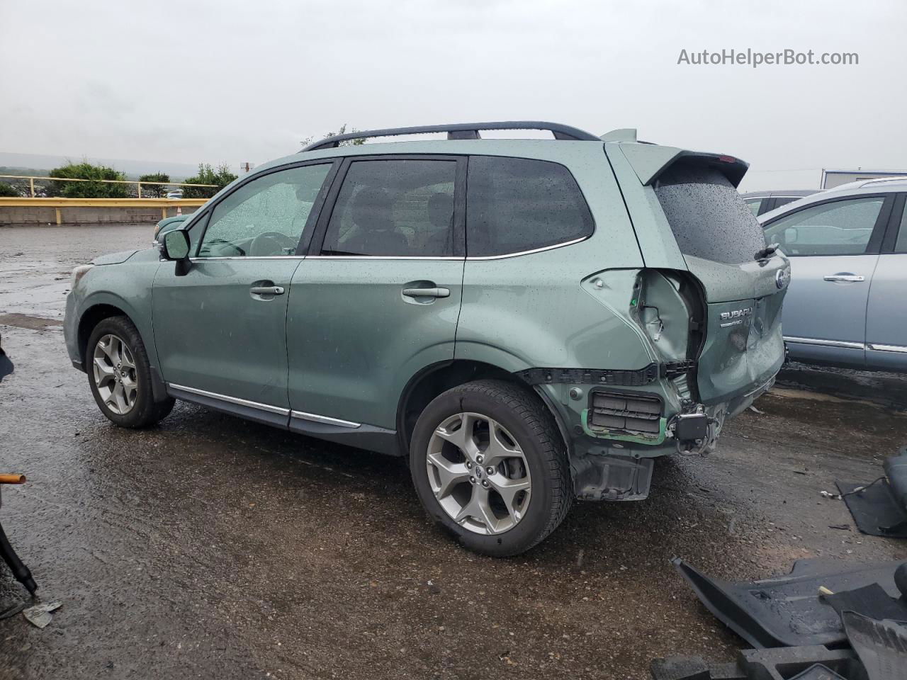 2018 Subaru Forester 2.5i Touring Green vin: JF2SJAWC7JH576556