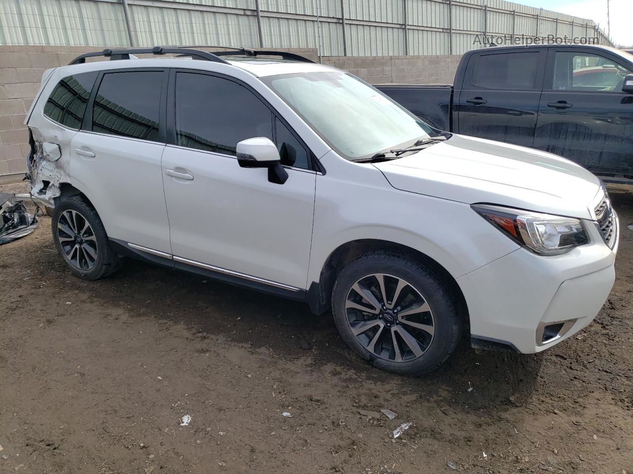 2018 Subaru Forester 2.0xt Touring White vin: JF2SJGWC1JH434562