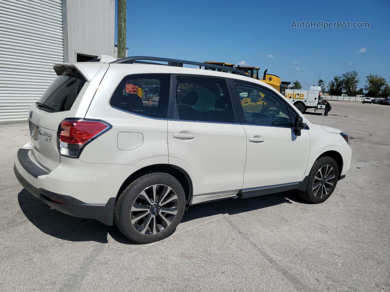 2018 Subaru Forester 2.0xt Touring White vin: JF2SJGWC1JH582629