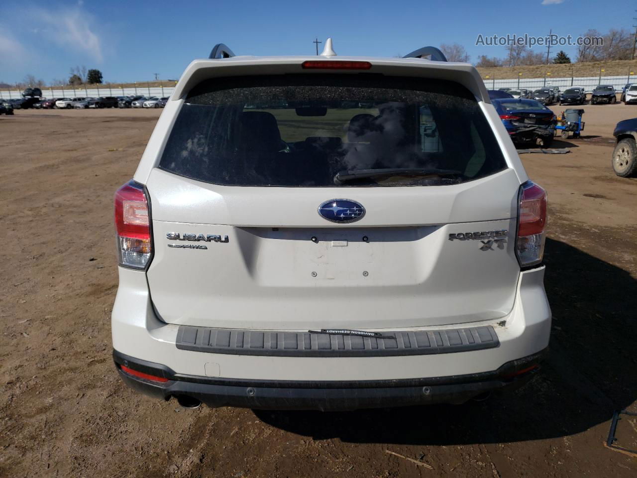 2018 Subaru Forester 2.0xt Touring White vin: JF2SJGWC9JH618468