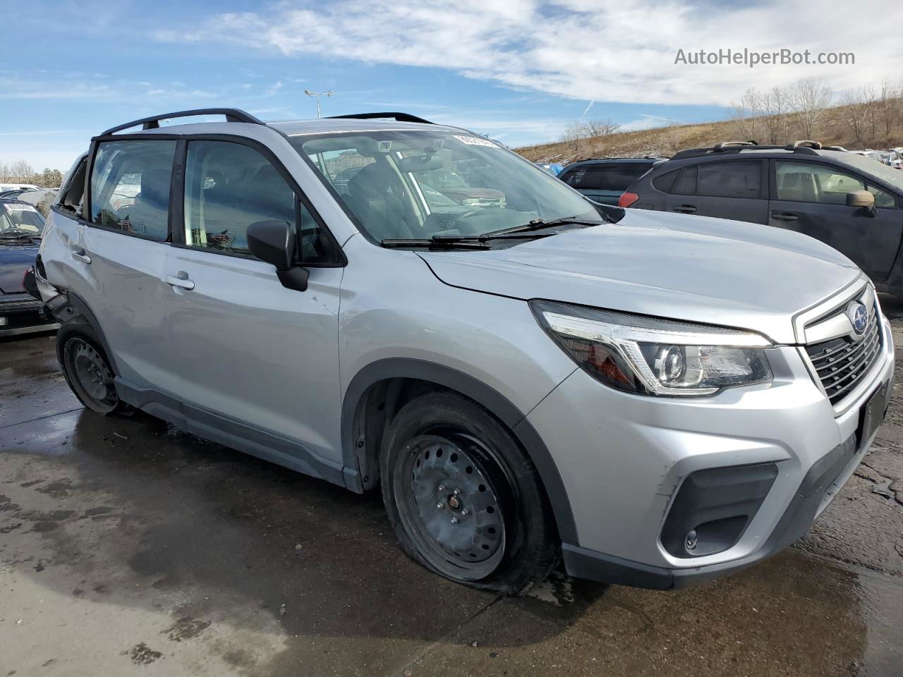 2019 Subaru Forester  Silver vin: JF2SKACC0KH428025