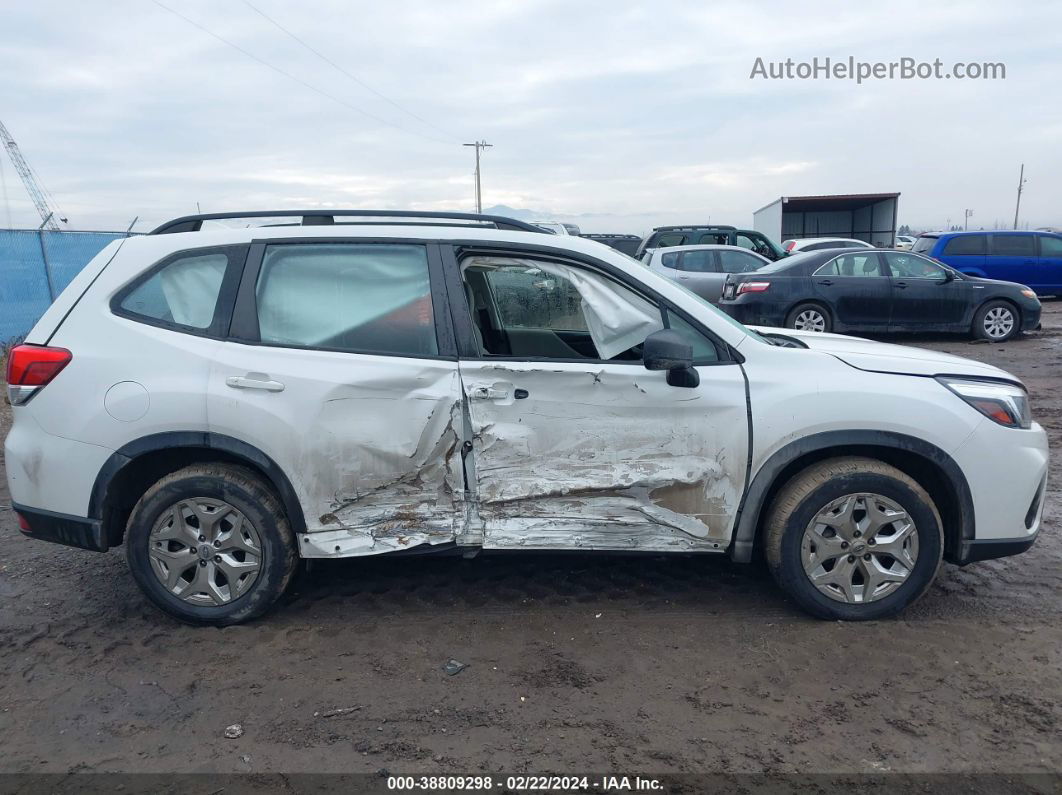 2019 Subaru Forester   White vin: JF2SKACC2KH491577