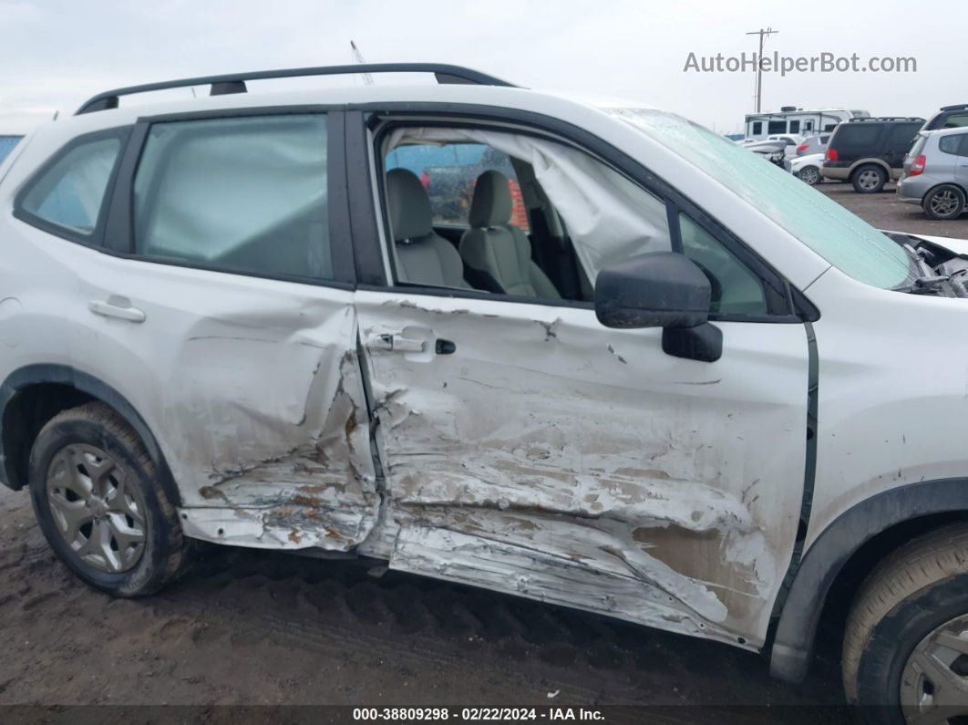 2019 Subaru Forester   White vin: JF2SKACC2KH491577