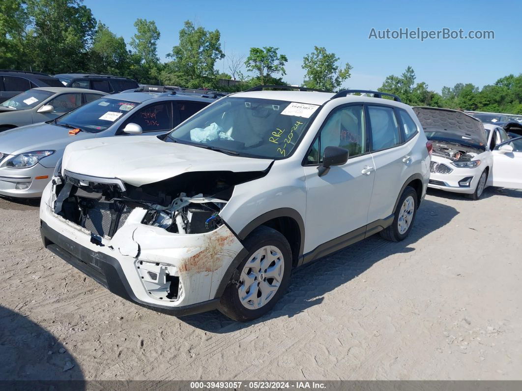 2019 Subaru Forester   White vin: JF2SKACC2KH510144