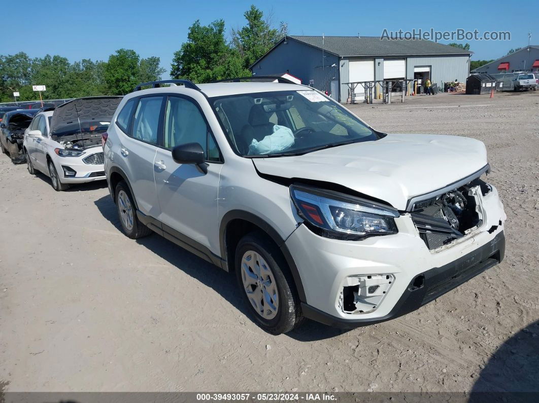 2019 Subaru Forester   White vin: JF2SKACC2KH510144