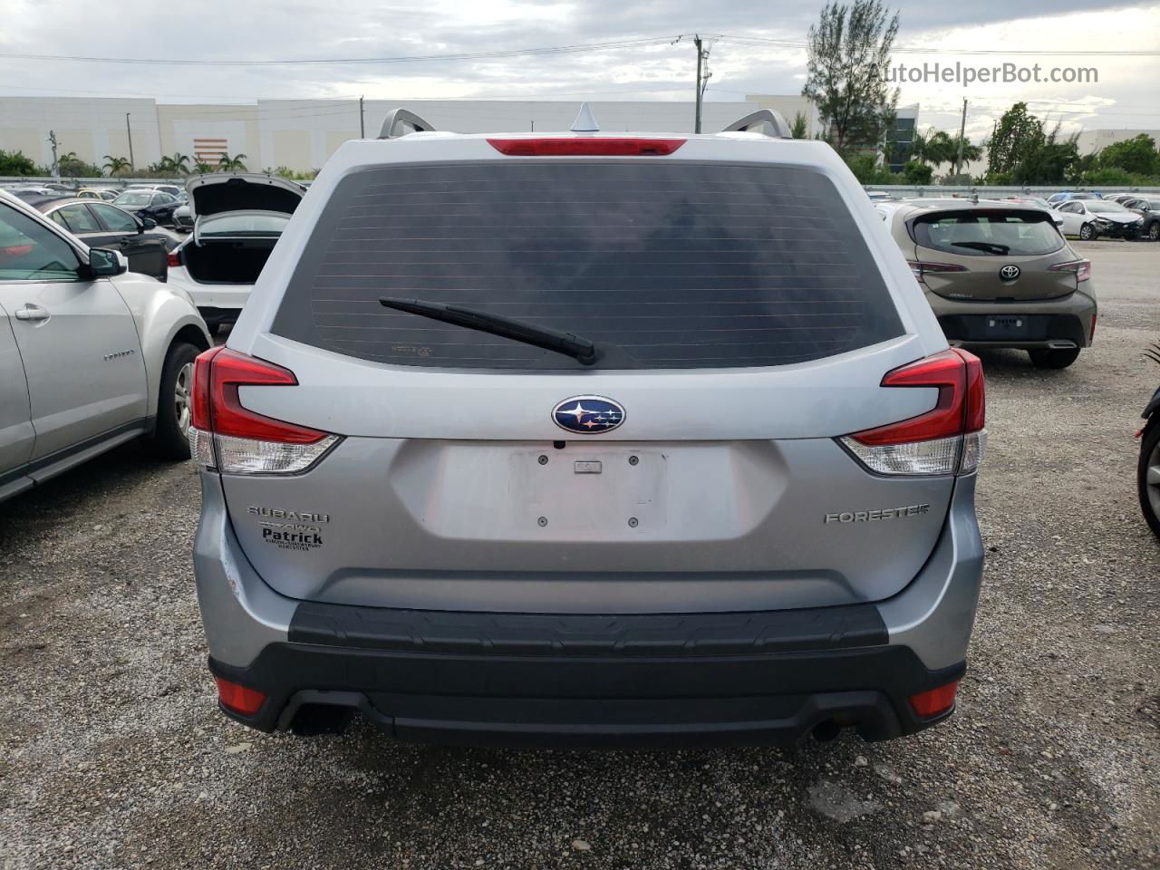 2019 Subaru Forester  Silver vin: JF2SKACC3KH418881