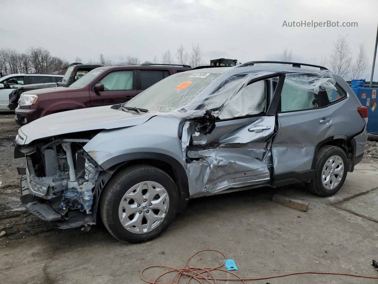 2019 Subaru Forester  Silver vin: JF2SKACC5KH494117