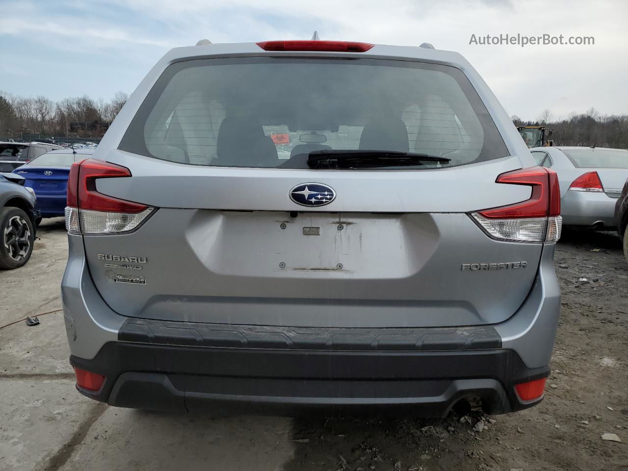 2019 Subaru Forester  Silver vin: JF2SKACC5KH494117