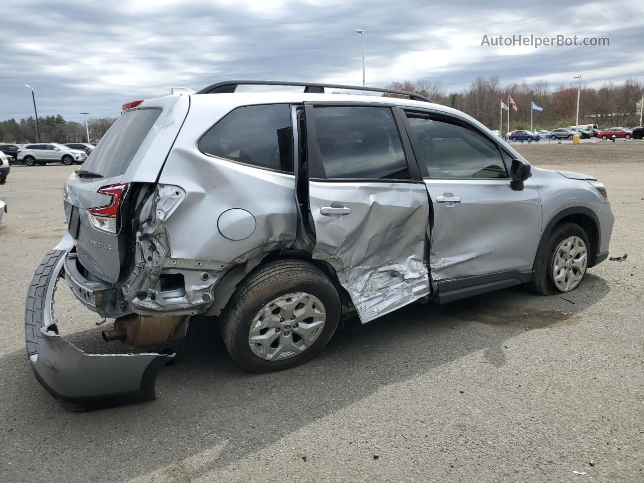 2019 Subaru Forester  Silver vin: JF2SKACC7KH562546