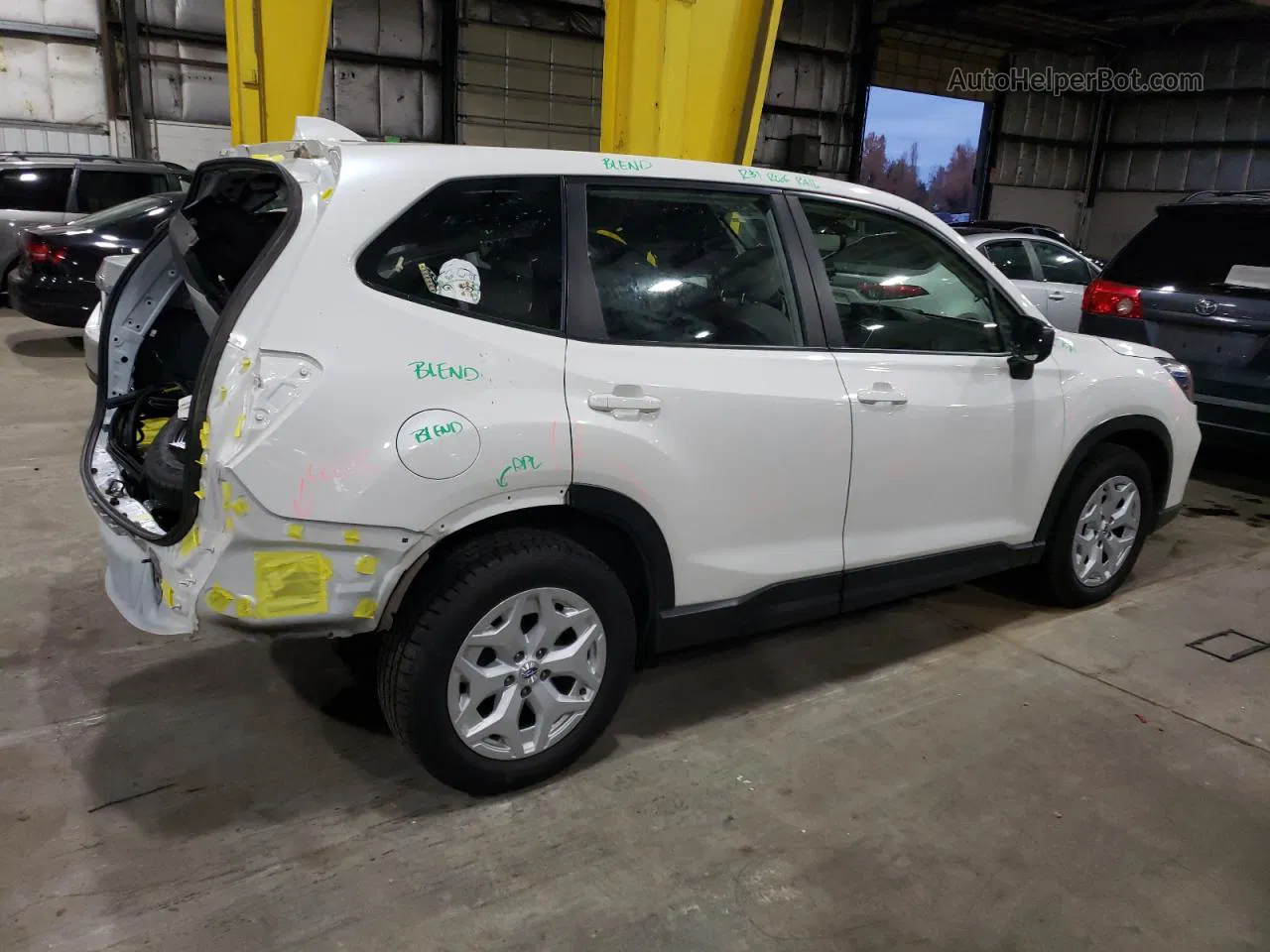 2019 Subaru Forester  White vin: JF2SKACC9KH451464