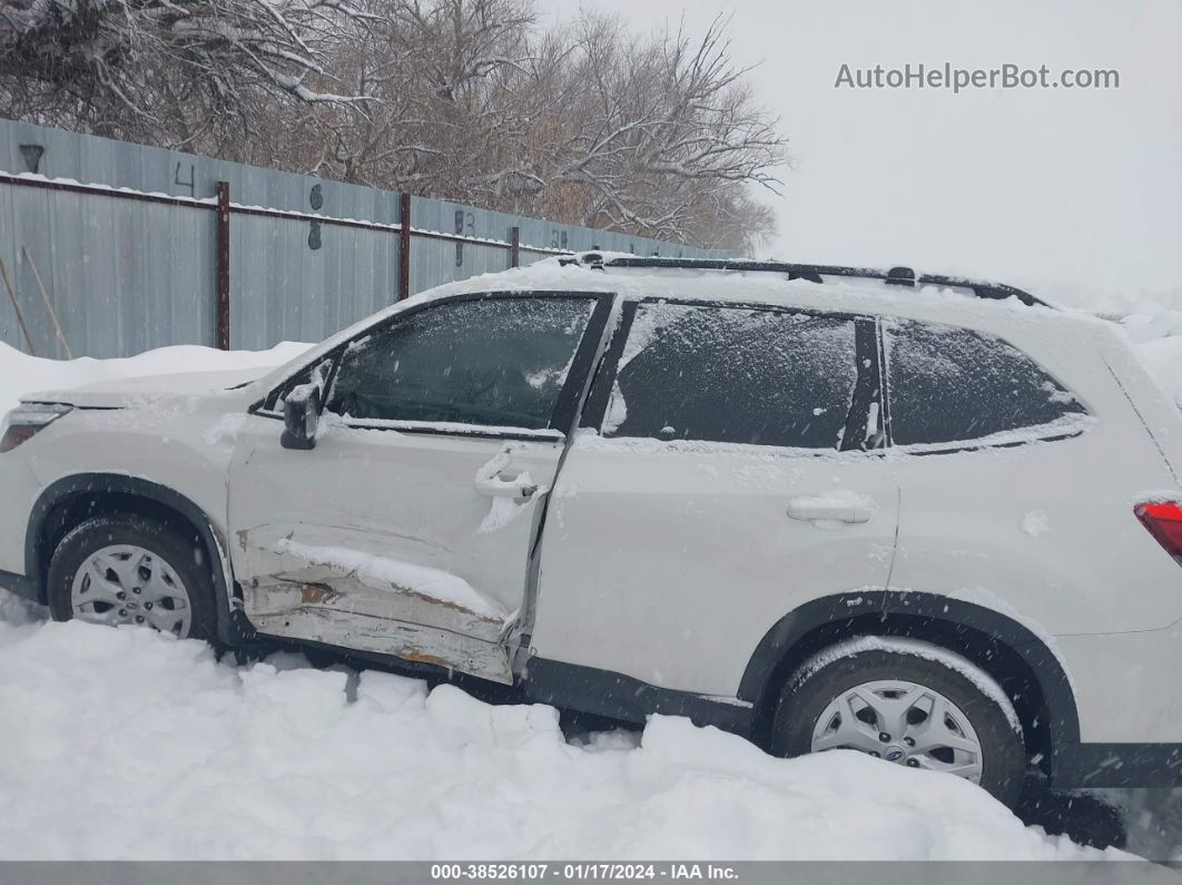 2019 Subaru Forester   White vin: JF2SKACCXKH496607